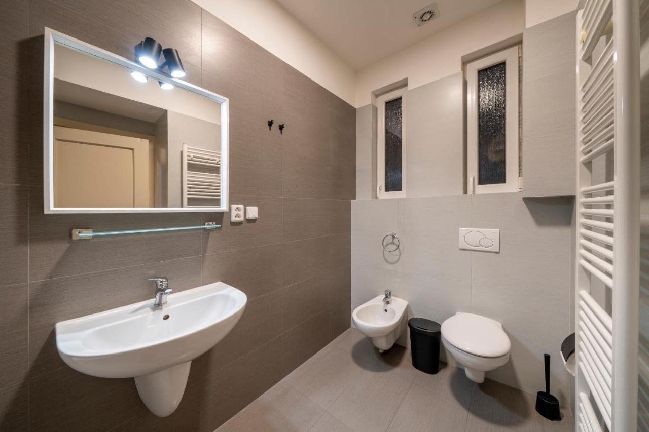 Apart Hotel Zborovska Praha Bagian luar foto