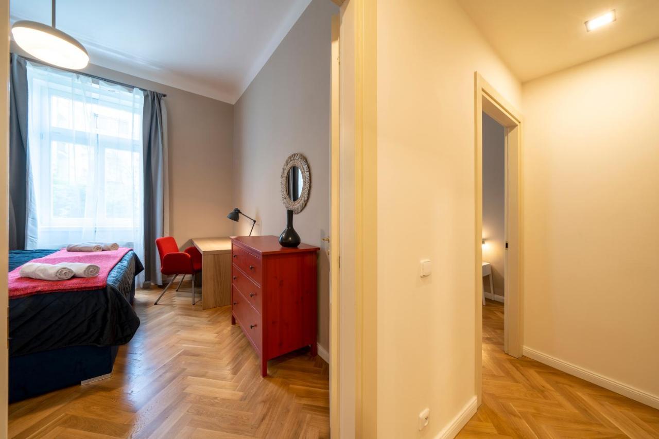 Apart Hotel Zborovska Praha Bagian luar foto