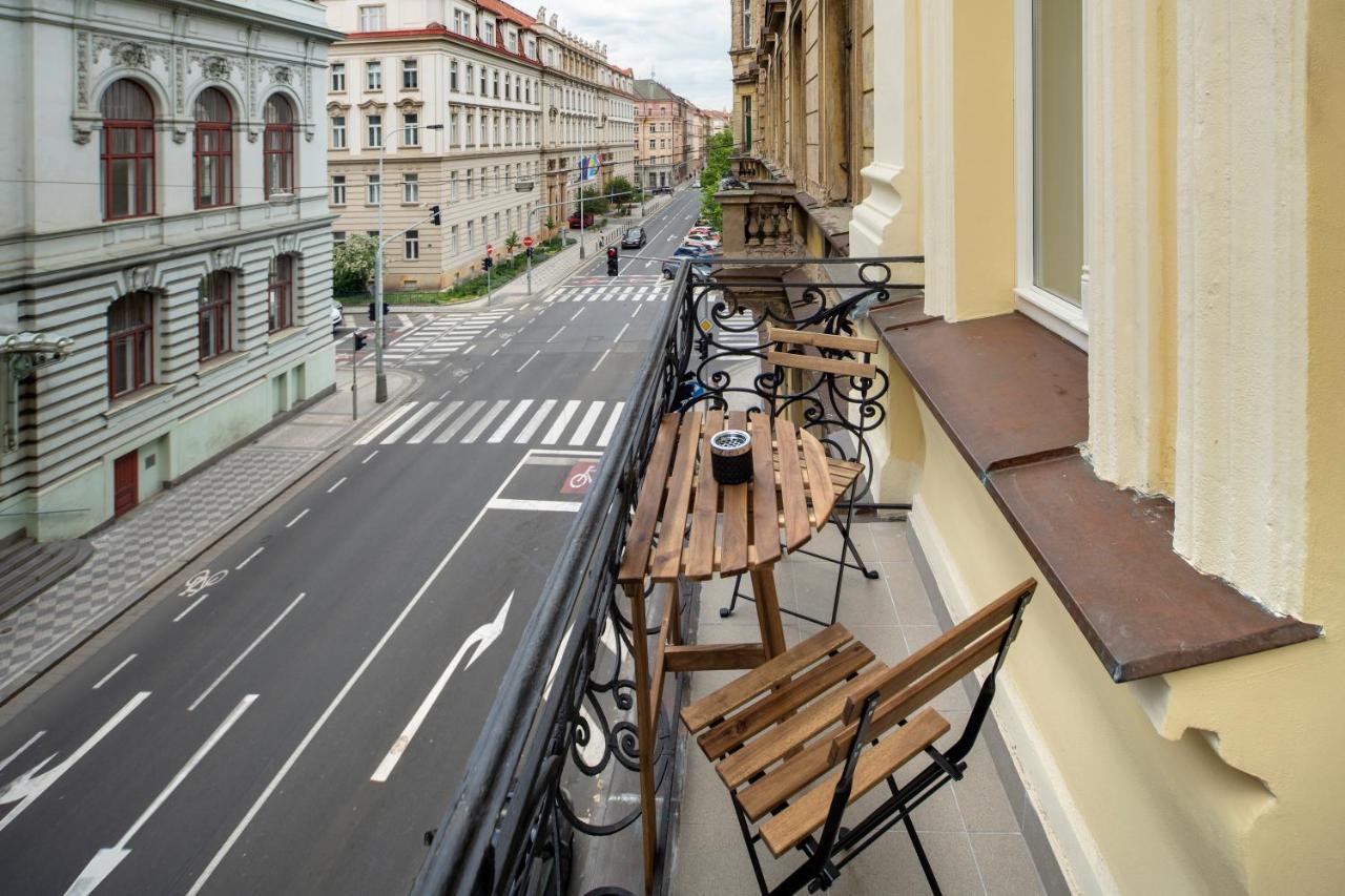 Apart Hotel Zborovska Praha Bagian luar foto