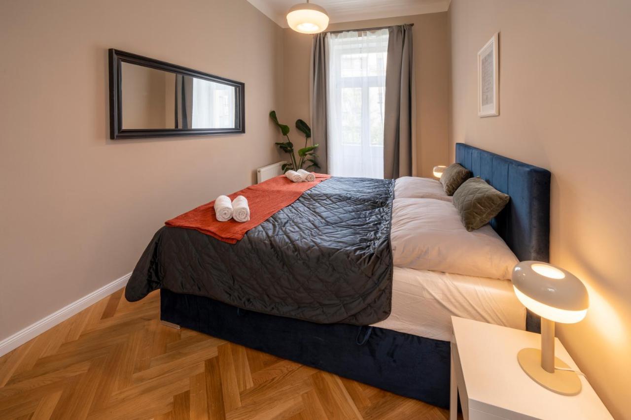 Apart Hotel Zborovska Praha Bagian luar foto