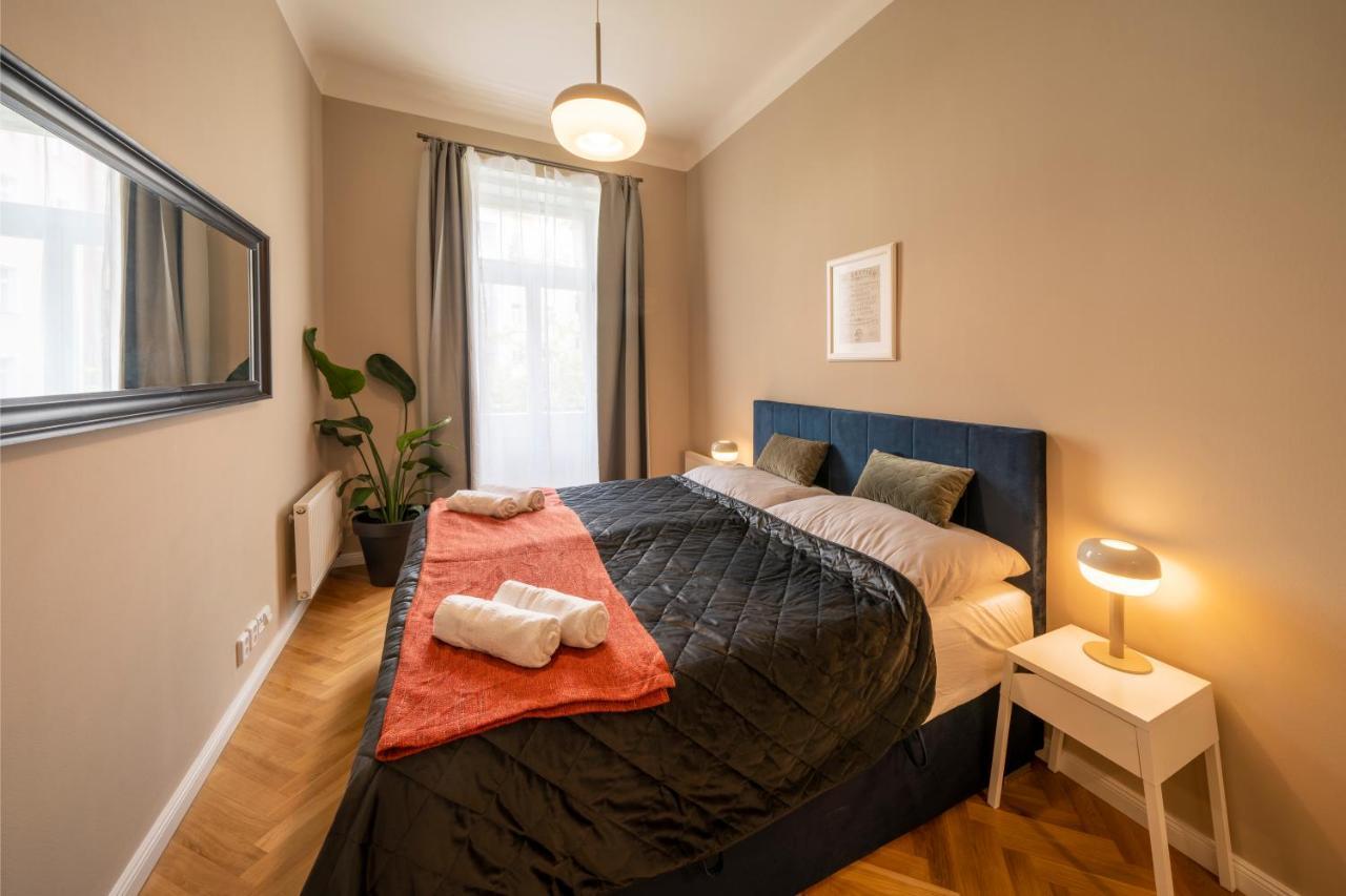 Apart Hotel Zborovska Praha Bagian luar foto
