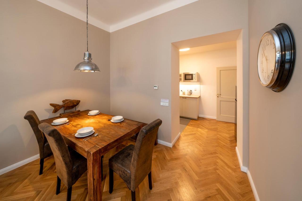 Apart Hotel Zborovska Praha Bagian luar foto