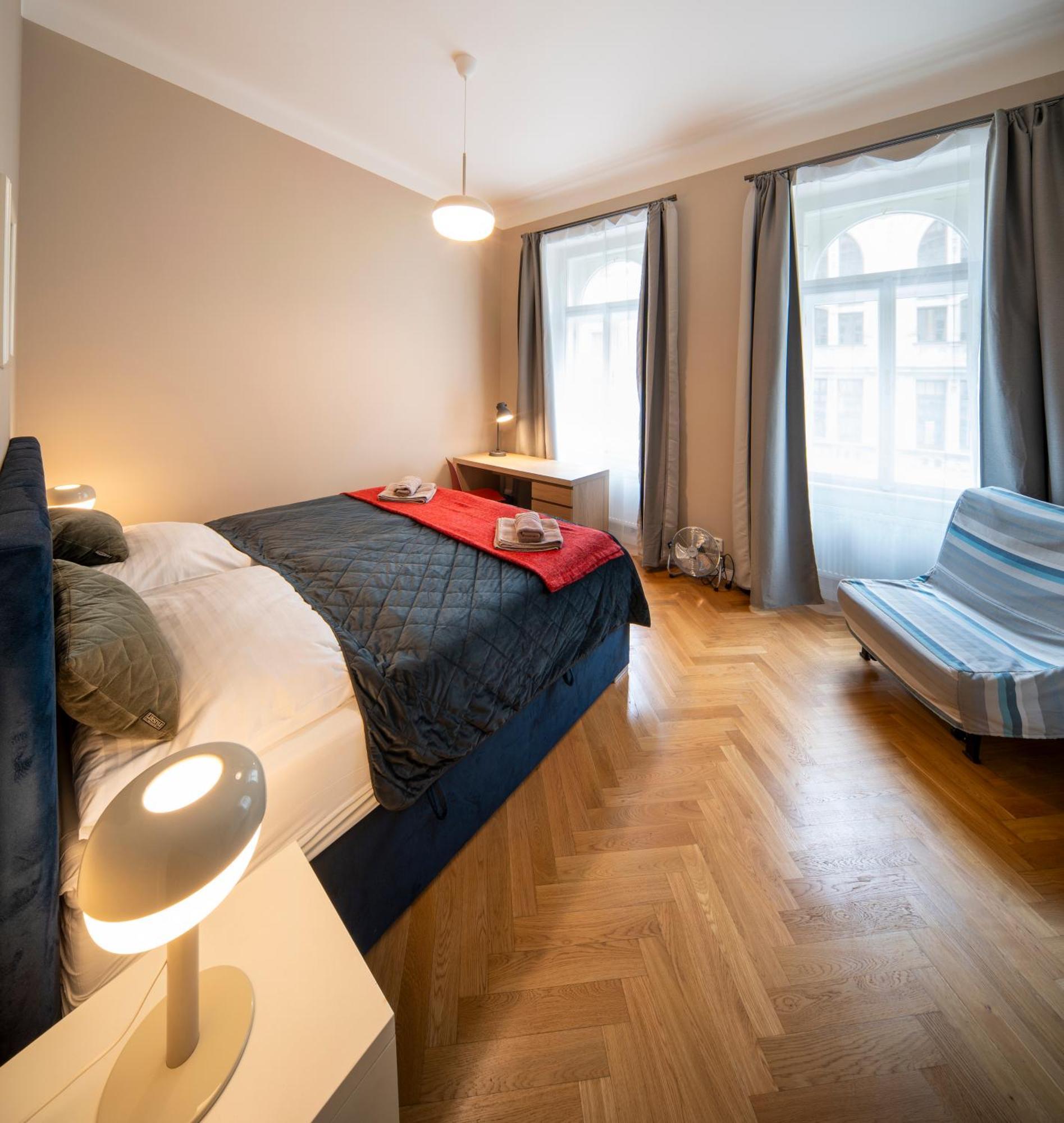 Apart Hotel Zborovska Praha Bagian luar foto