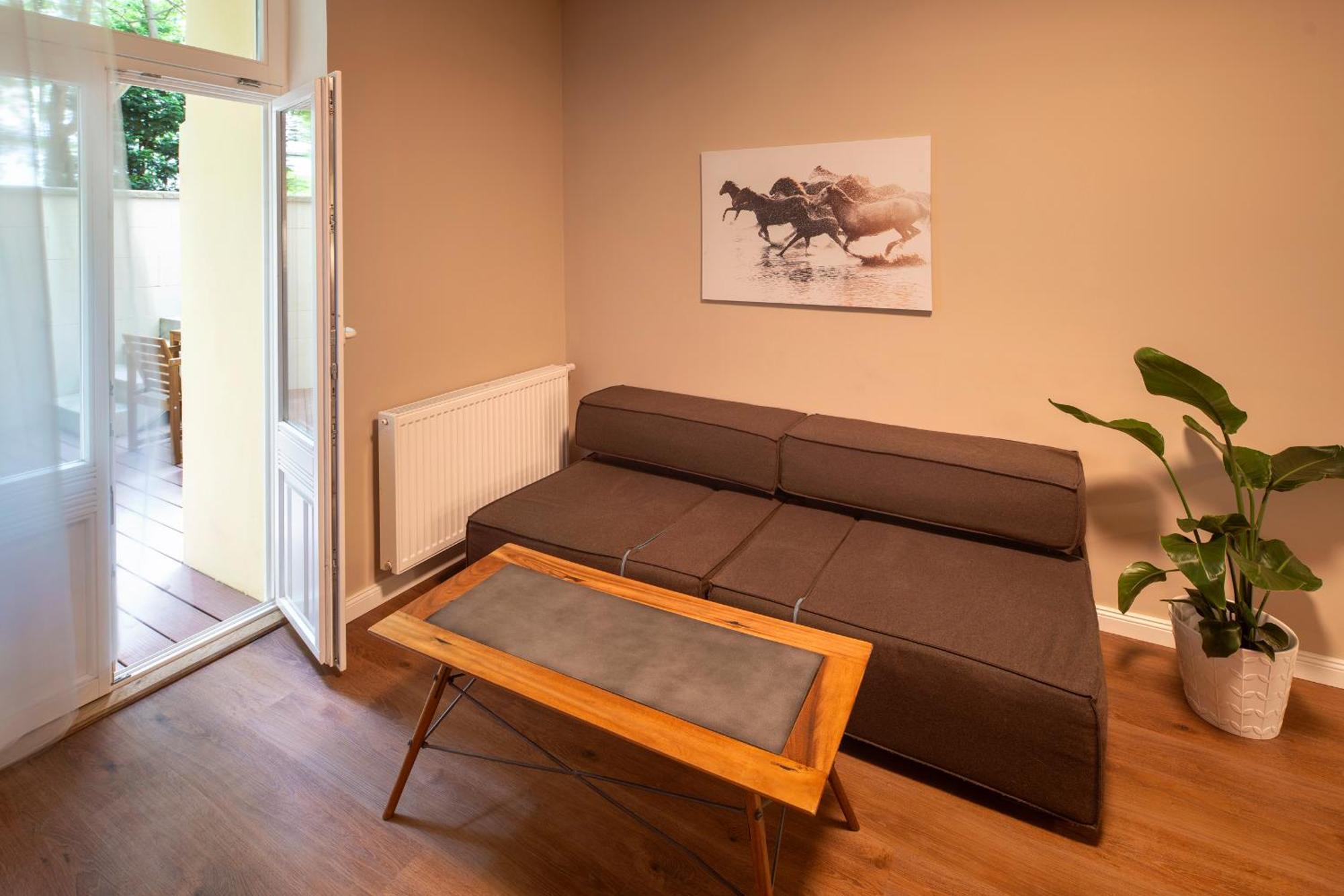 Apart Hotel Zborovska Praha Bagian luar foto