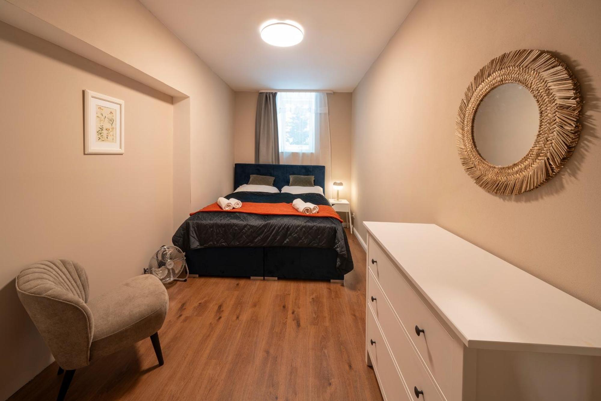 Apart Hotel Zborovska Praha Bagian luar foto